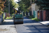 ul. Osiedlowa w Bażanowicach w trakcie remontu