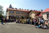 Dyrektor Katarzyna Bogdał i sołtys Zbigniew Krzemień podziękowali za udział w akcji