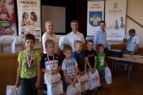 Wspólne zdjęcie nagrodzonych z organizatorami
