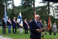 Prezes Klubu Seniorów Lotnictwa Władysław Korzonkiewicz wita uczestników