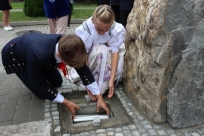 Odsłonięcie kamienia i ławeczki jubileuszowej oraz złożenie kapsuły czasu