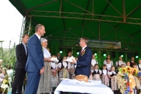 Przekazanie chleba dożynkowego