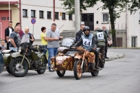 Zabytkowy motocykl z przyczepą