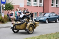 Zabytkowy motocykl z przyczepą