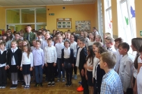 Śpiewanie hymnu w Dzięgielowie