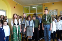 Śpiewanie hymnu w Dzięgielowie