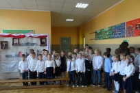 Śpiewanie hymnu w Dzięgielowie