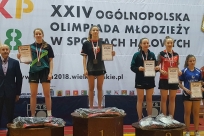 Ilona na najwyższym stopniu podium, fot. Andrzej Sztwiertnia