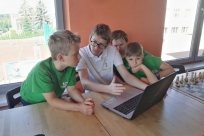 Maciej Mroziak udziala wskazówek Mateuszowi przed finałową rundą