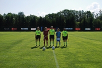 Rozgrywki dziewcząt na stadionie LKS Tempo Puńców, fot. J. Brol