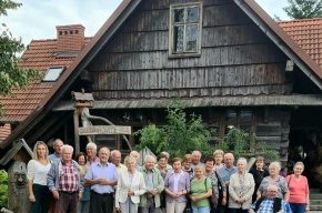 Seniorzy z Kozakowic w Chlebowej Chacie