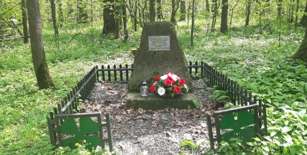 Obelisk posadowiony w miejscu rozstrzelania Jerzego Wisełki, fot. T. Lenkiewicz