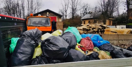 W Goleszowie Górnym i Dolnym, a także w Kozakowicach i Puńcowie mieszkańcy, społecznicy, strażacy, sołtysi, radni gminni i sołeccy zorganizowali akcję sprzątania swojej najbliższej okolicy.