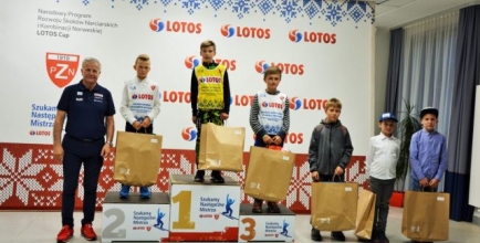 Antoni Orawski na drugim stopniu podium, fot. Anna Karczewska PZN