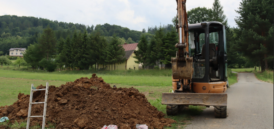 Budowa wodociągu w Cisownicy w 2022 r.