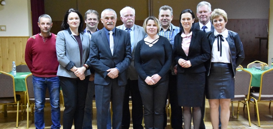 Wójt Sylwia Cieślar, przewodniczący rady Karol Lipowczan, radni Renata Hanus i Ryszard Florczykiewicz, sołtys Andrzej Ernst i przedstawiciele rady sołeckiej