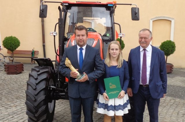 Państwo Sikorowie z dyrektorem ŚODR w Częstochowie Markiem Dziubą, fot. z archiwum Państwa Sikorów