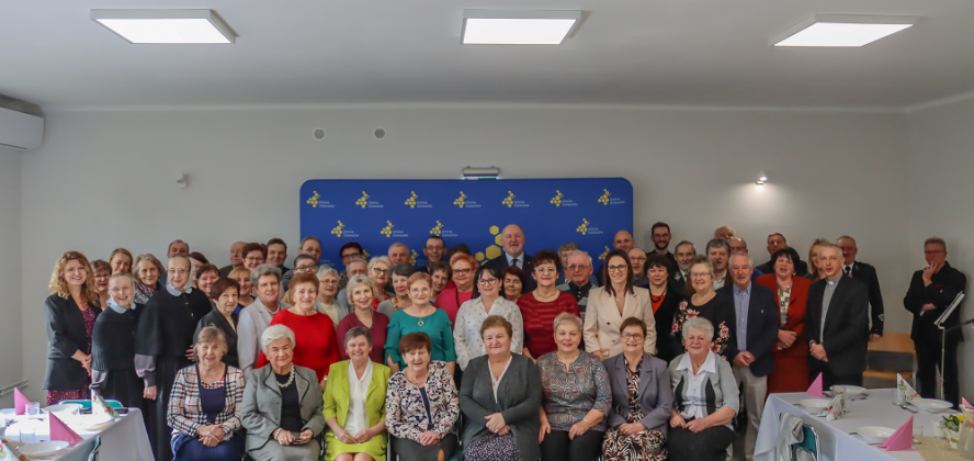 Uczestnicy otwarcia Klubu Seniora w Dzięgielowie